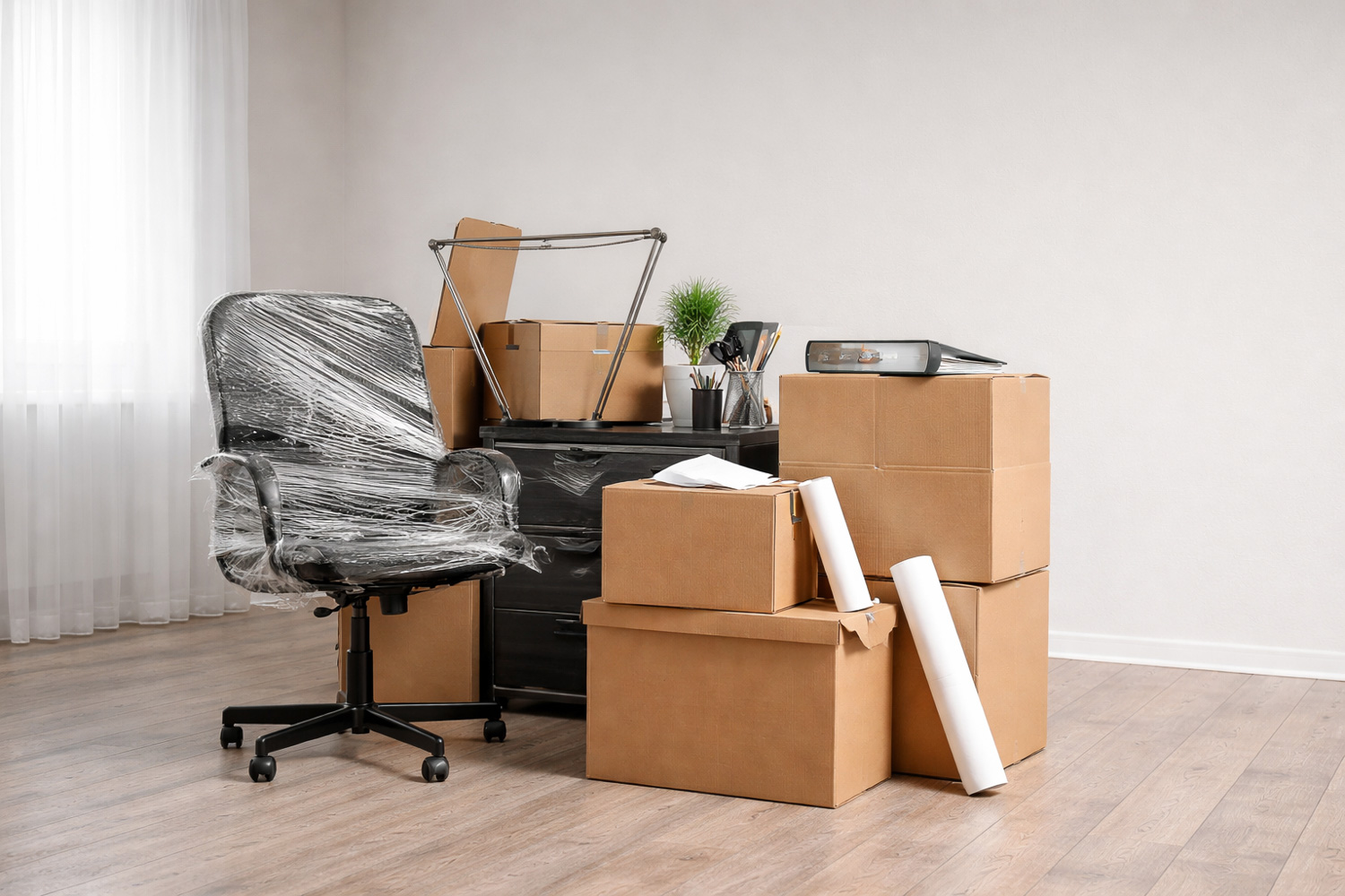 Neues Büro einrichten mit Möbeln und Umzugskartons – hoher Aufwand und Kosten, Alternative Coworking in Ingolstadt